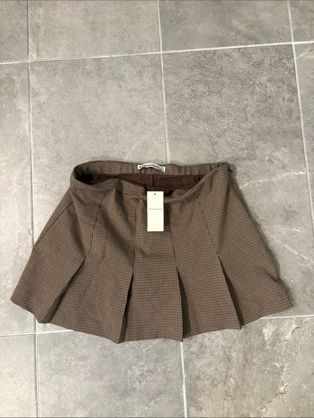 Abercrombie & Fitch Brown Houndstooth Pleated Mini Skirt